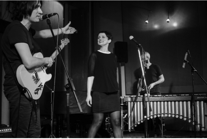 Zmeitrei  - prima trupă din România care pregătește un album cu producătorul Ian Brennan, câștigător al premiului Grammy