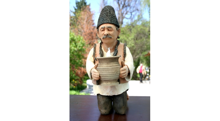 A sculptor of traditional life