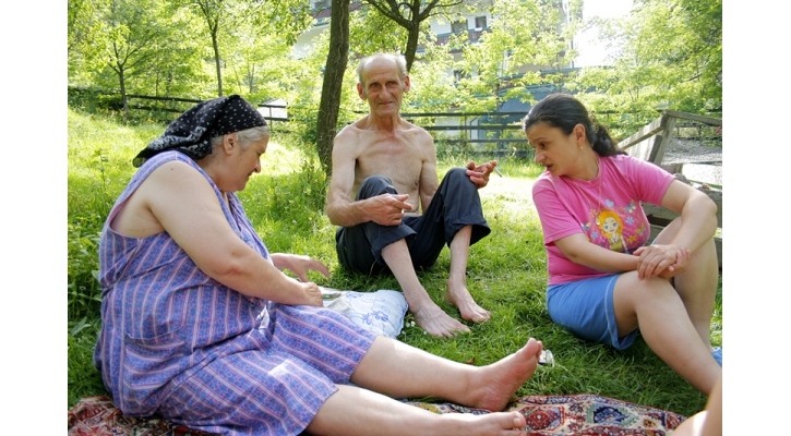 Portraits of Sibiel - A Community of Glances and Souls