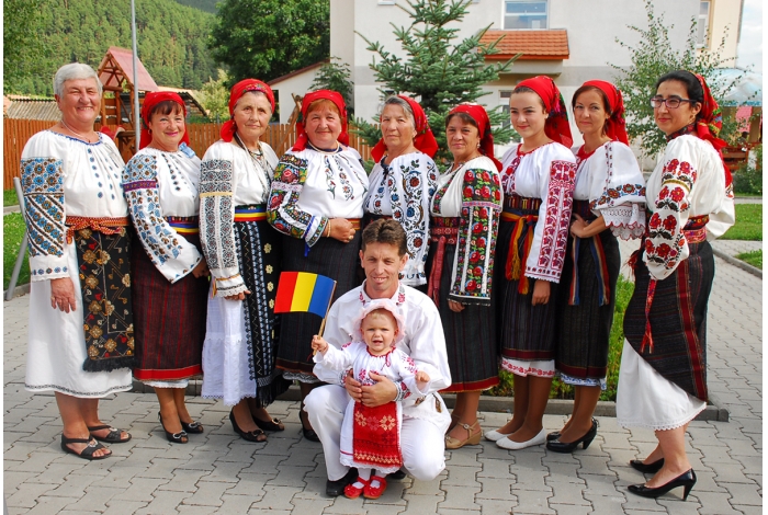 Cusătura care leagă. Povestea costumului tradițional din Voșlobeni