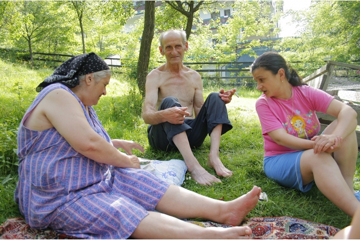 Portraits of Sibiel - A Community of Glances and Souls